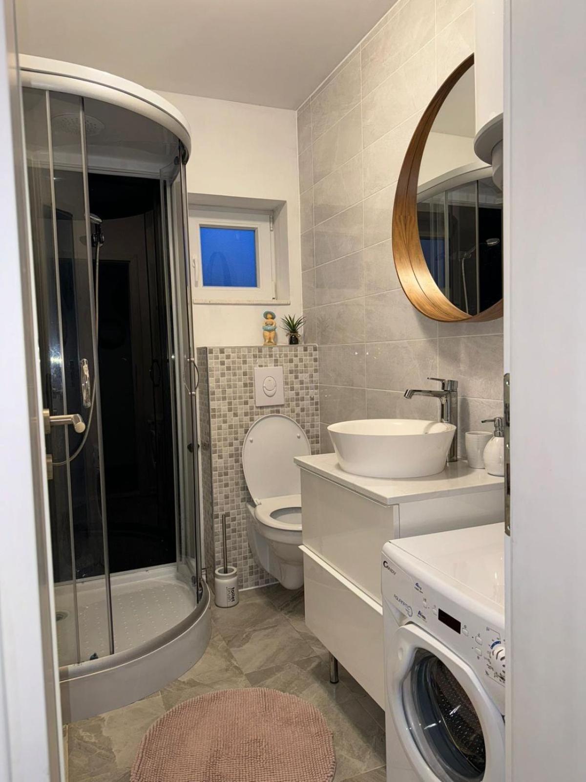 Apartman Dukic Okrug Gornji Ngoại thất bức ảnh